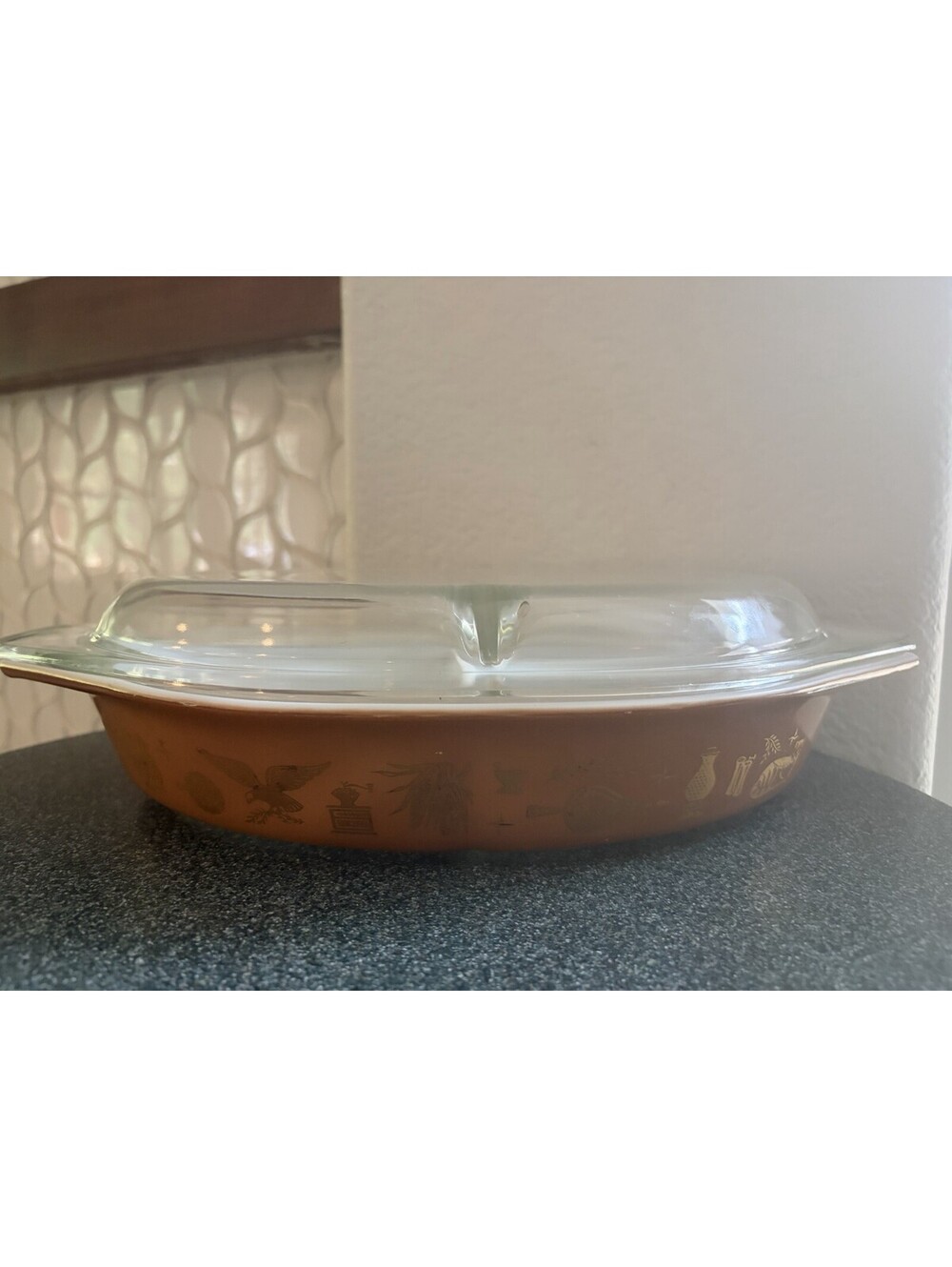 Vtg Pyrex Brown Gold Early American Divided Casserole Dish w Lid 1.5 QT with lid